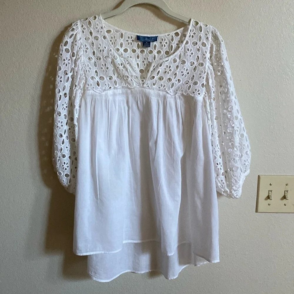 ANTHROPOLOGIE WHITE EYELET TOP